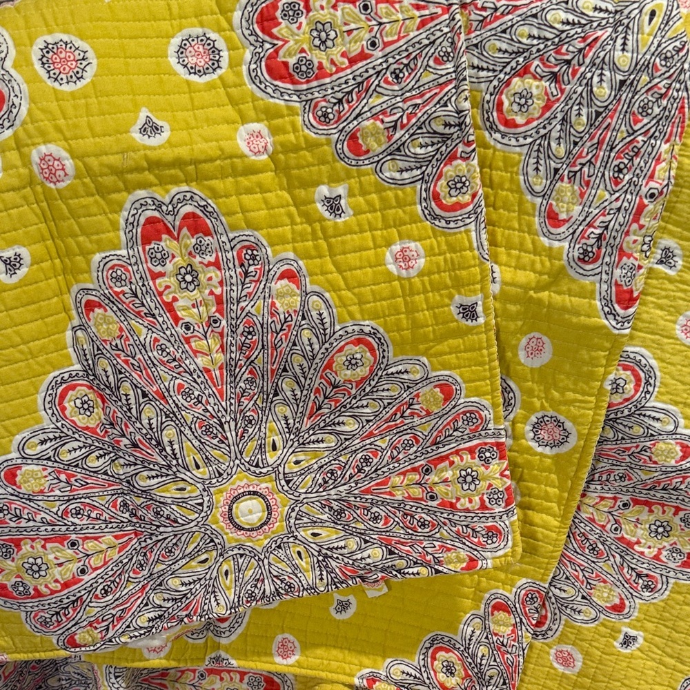 Vibrant Yellow Floral Quilt and 2 Pillow Shams - Picture 3 of 5